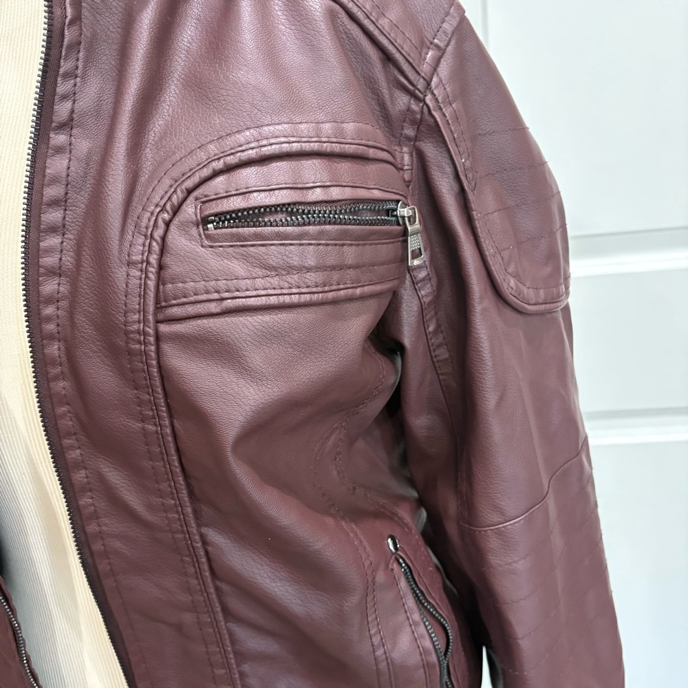 Burgandy faux leather fleece lined removable hood jacket Large GUC Preowned - Picture 3 of 13